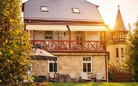 Villa Emausy
